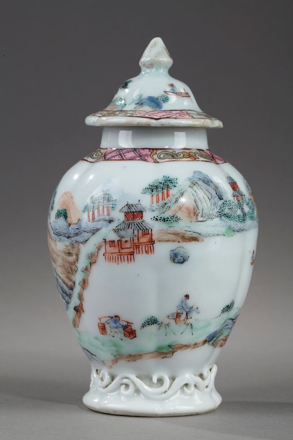 Tea caddy famille rose porcelain decorated with a landscape | MasterArt